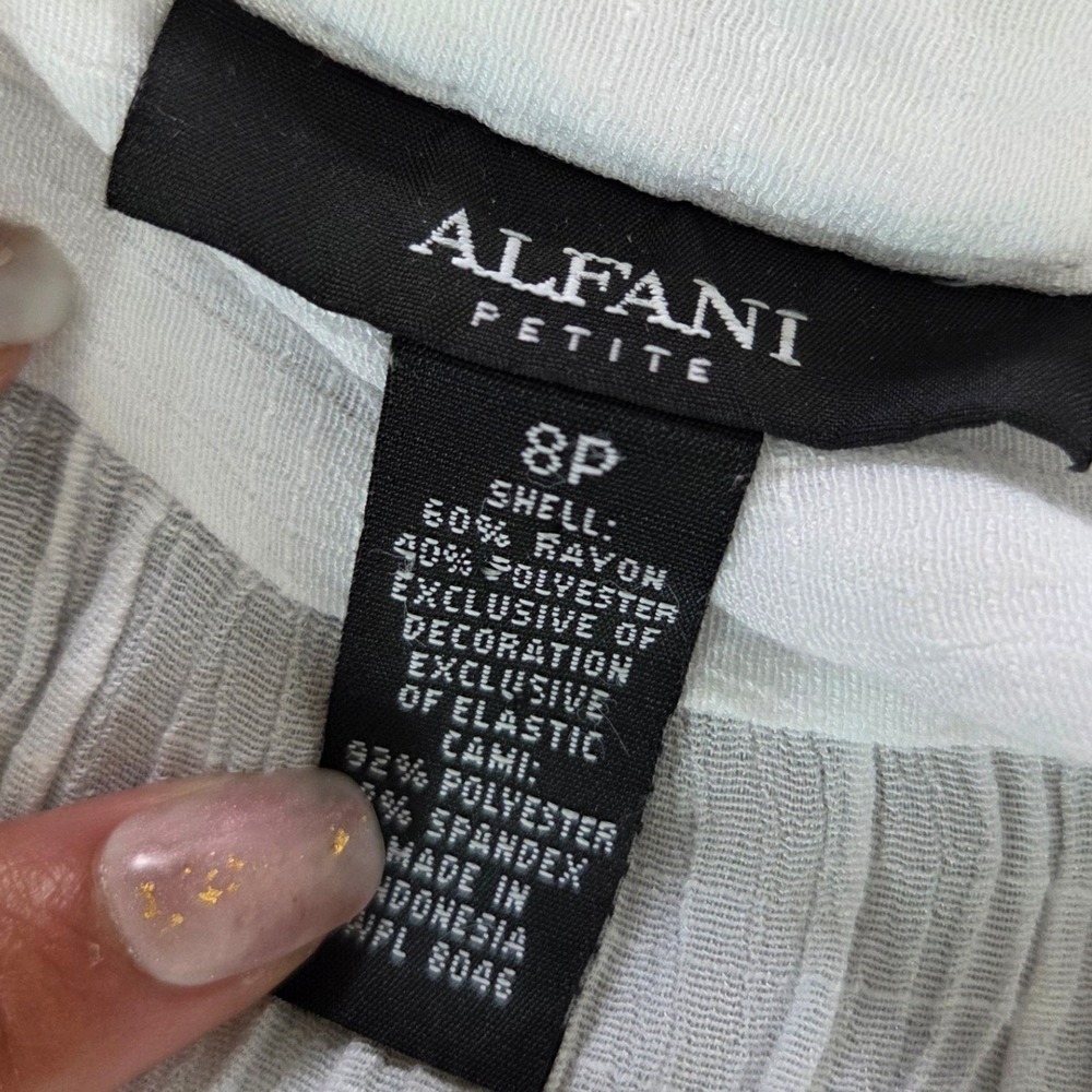 Alfani Petite 8P White Crochet Cutout V Neck 3/4 Sleeve Boho Blouse - Picture 5 of 6